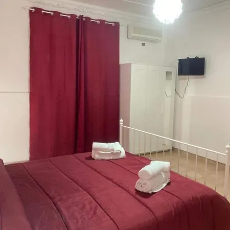 Paola Guest house *